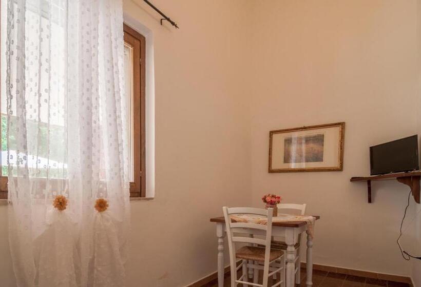 إقامة Agriturismo Oasi Torre Del Colle