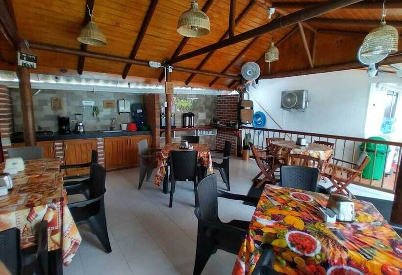 پانسیون Galyrod House