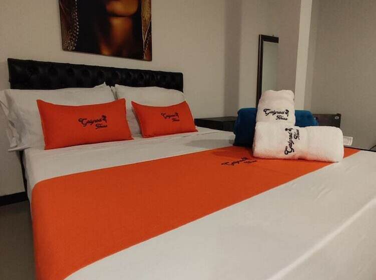 پانسیون Galyrod House