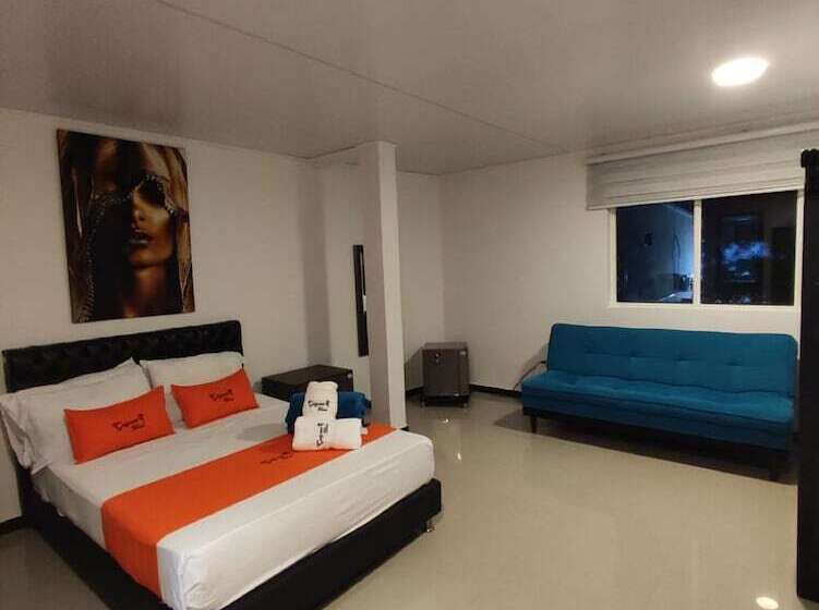 پانسیون Galyrod House