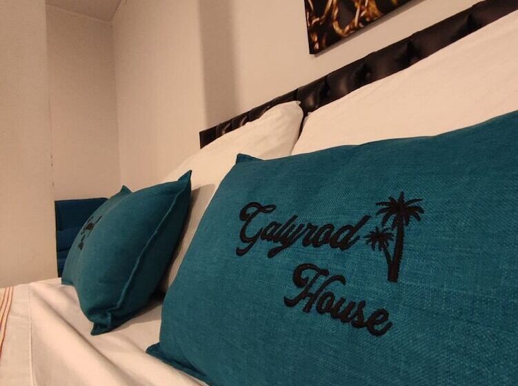 پانسیون Galyrod House