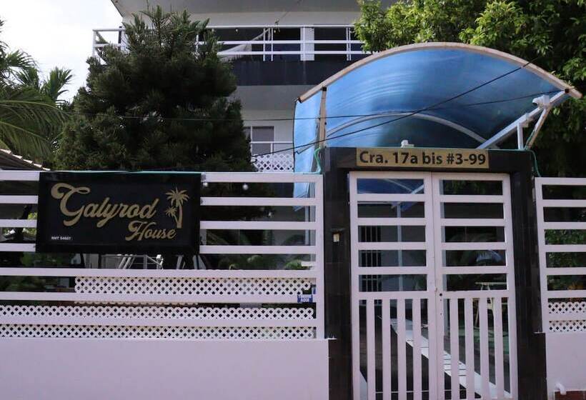 پانسیون Galyrod House