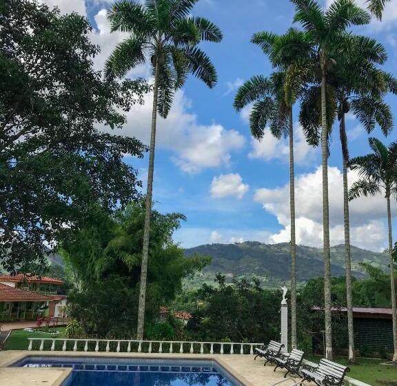 پانسیون Room In Lodge   Family Cabin With Lake View