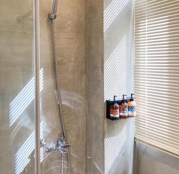 鬧鐘關掉旅店 Alarm Off B&b