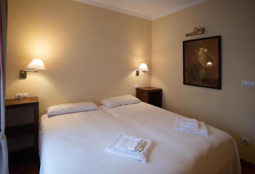 پانسیون Cabalo Furado Tui