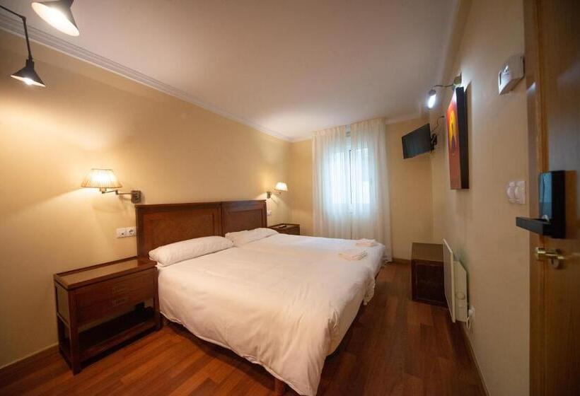 پانسیون Cabalo Furado Tui