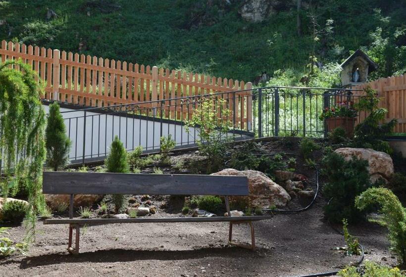 פנסיון La Lum De Roisc