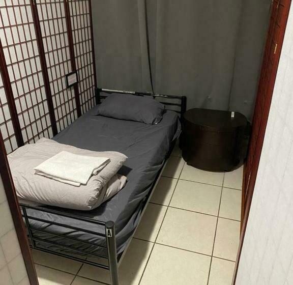 هاستل Private Cubicle   Single Bed   Mixed Shared Dorm   Miami Airport