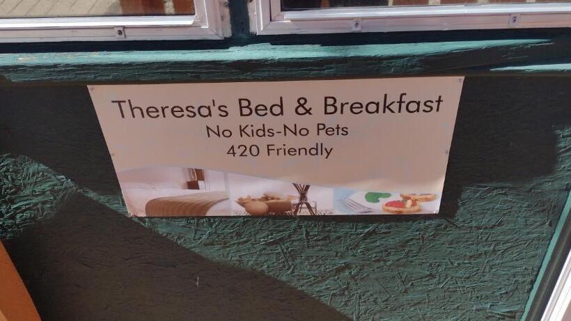 Bed and Breakfast Quiet Upstairs Studio Close To Town 420 Friendly