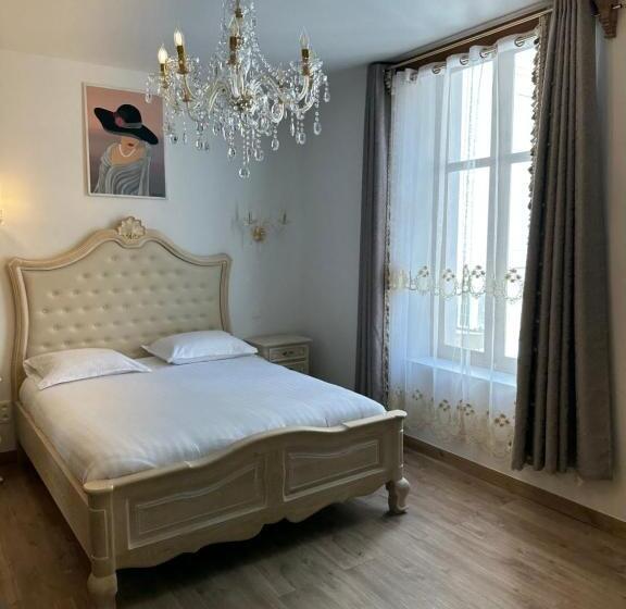 ペンション Studio Familial Maison De L église Du Couvent