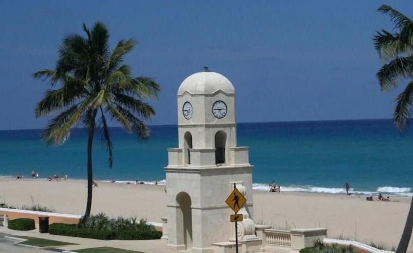 Tropical Beach Condo   Pool, Shops, 86 Tv, Wifi