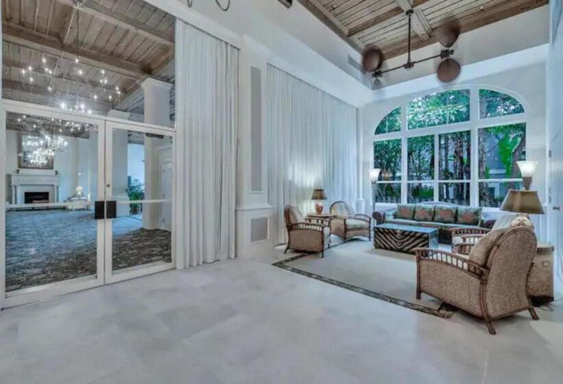 Tropical Beach Condo   Pool, Shops, 86 Tv, Wifi