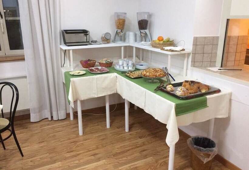 בית מלון כפרי 2000