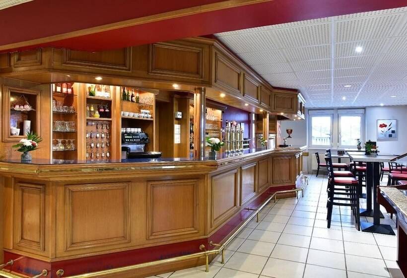 ホテル Hôtel Restaurant Au Lion D Or