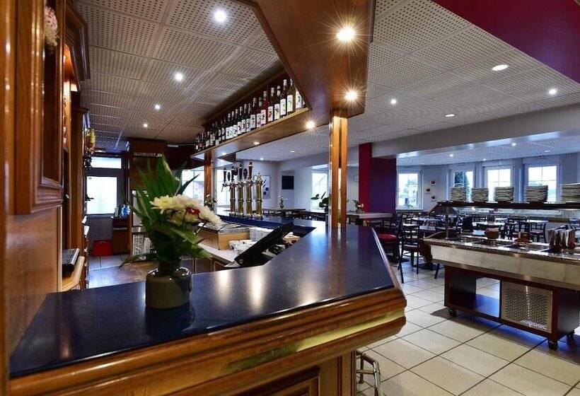 ホテル Hôtel Restaurant Au Lion D Or