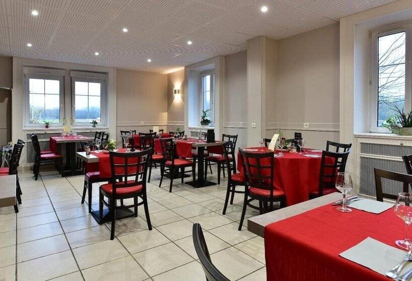 ホテル Hôtel Restaurant Au Lion D Or