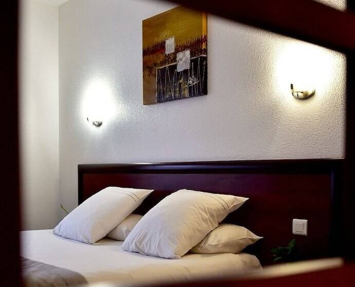 ホテル Hôtel Restaurant Au Lion D Or