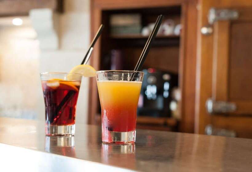 בית מלון כפרי Hôtel Restaurant Chambre Insolite Spa   Le Xii De Luynes