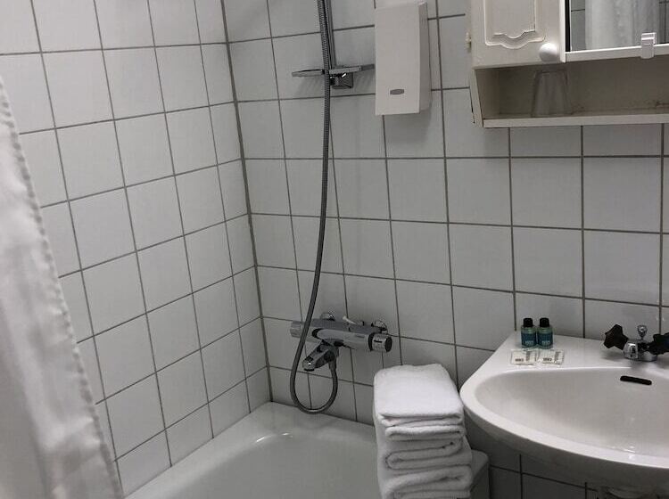 בית מלון כפרי L Bele