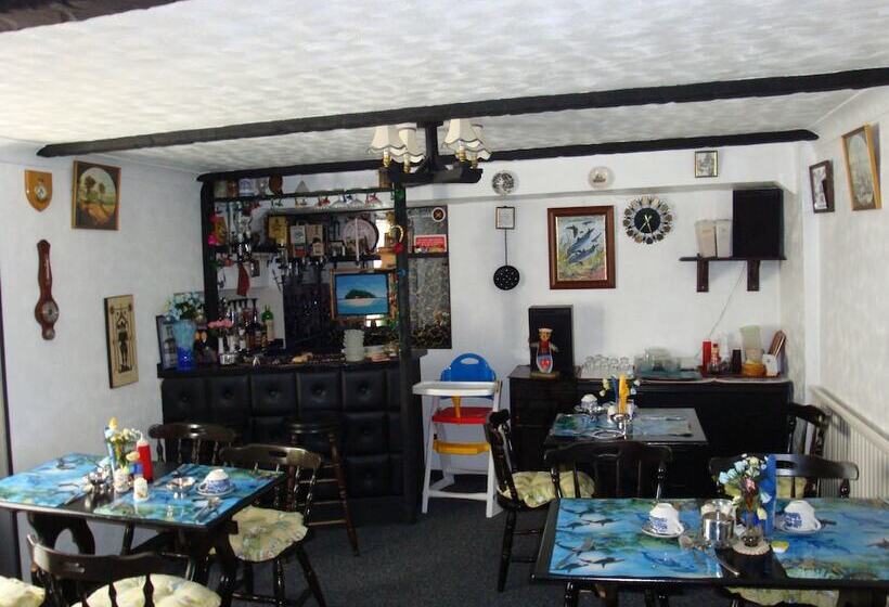 בית מלון כפרי Spencer Court