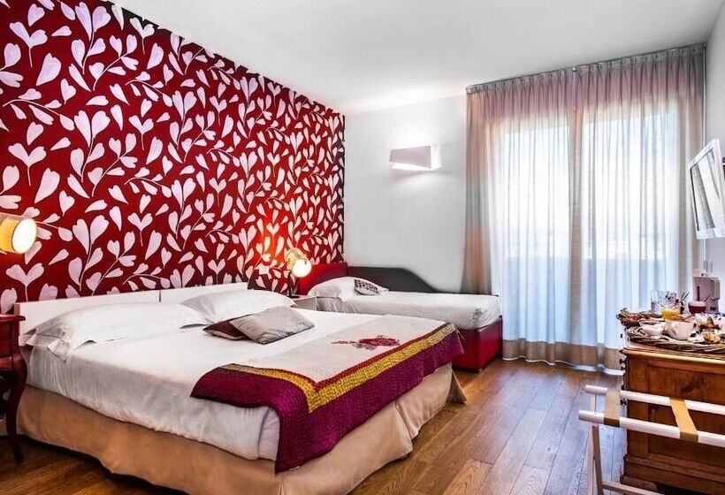 فندق Spluga Sosta &