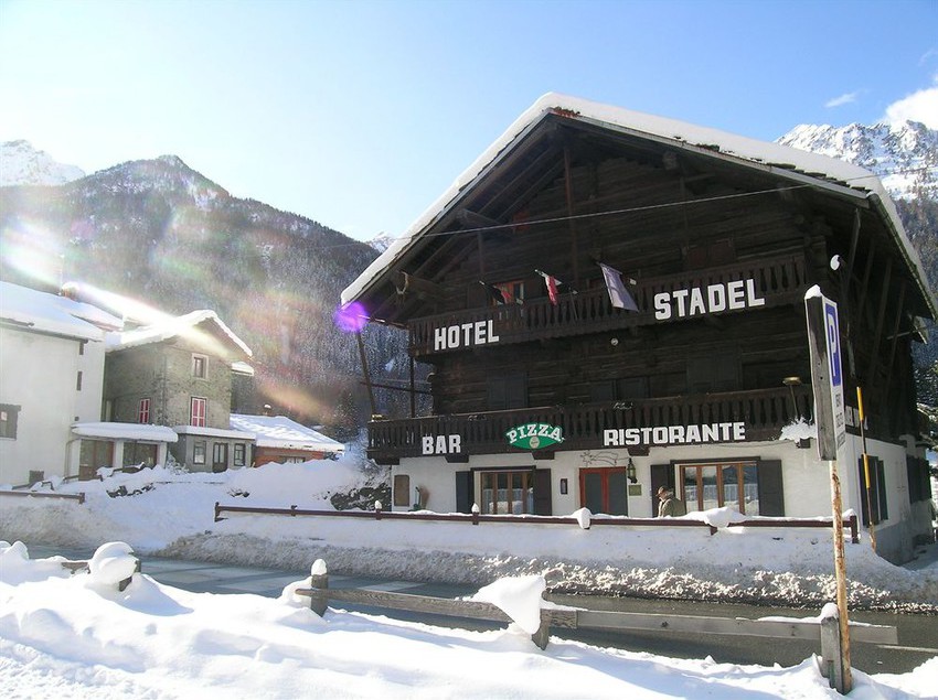 هتل Stadel