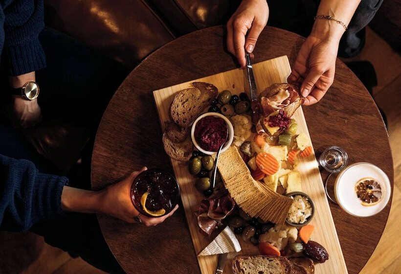 ホテル Thredbo Alpine