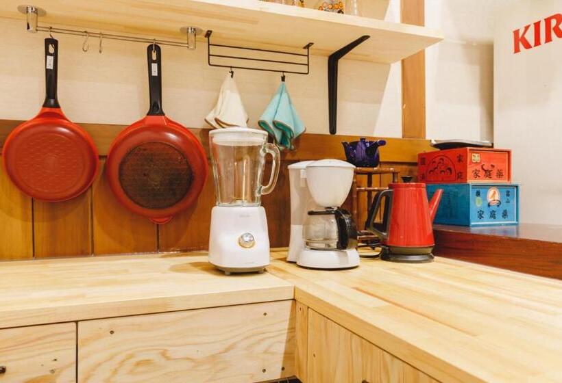 بنسيون Couch Potato Hostel   Vacation Stay 88228