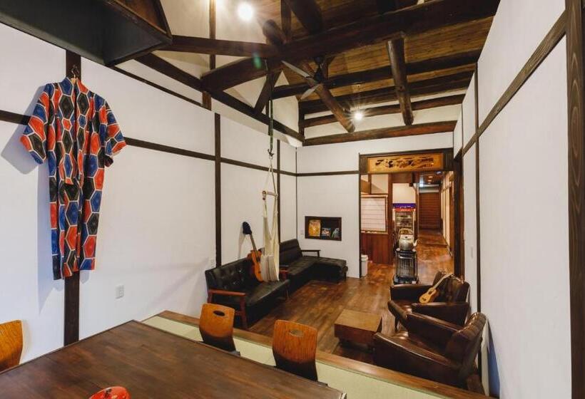 Пансион Couch Potato Hostel Vacation Stay 88243