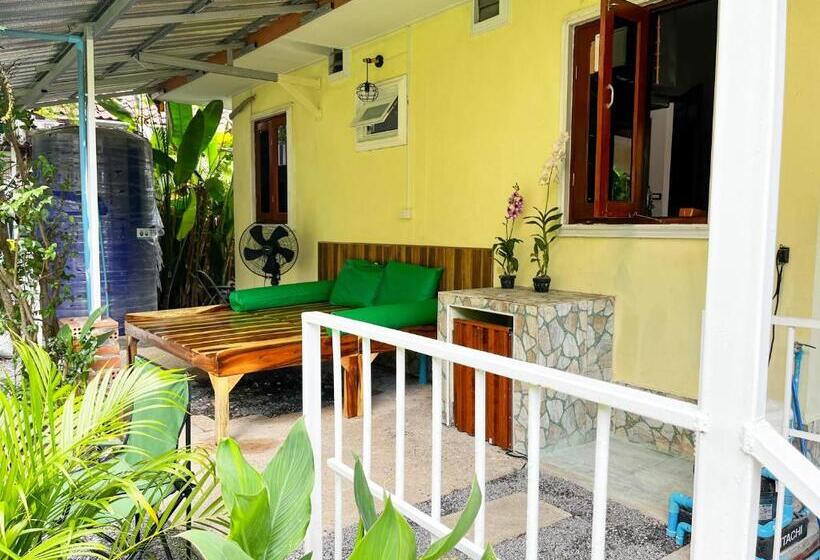 펜션 2br Maryam Villa Near Tesco & Beach
