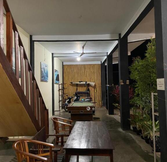 פנסיון Watukarung Sackstone Guesthouse