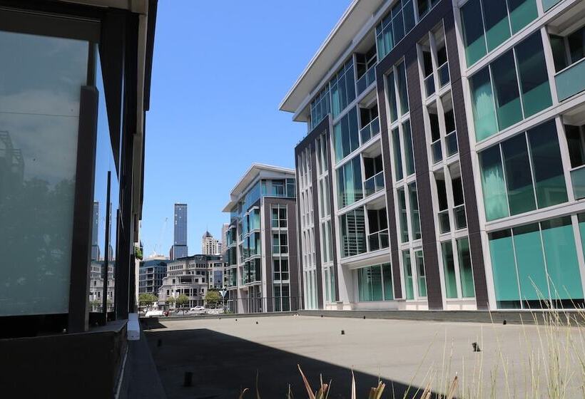 هتل Marsden Viaduct