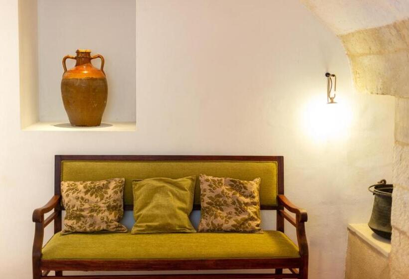 Bed and Breakfast Dimora Del Vescovo Guest House
