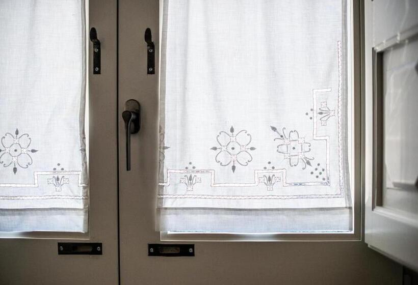 Bed and Breakfast Dimora Del Vescovo Guest House