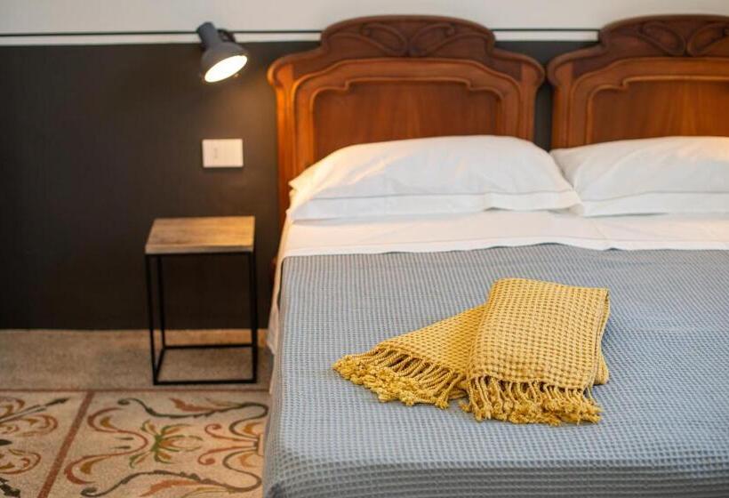 Bed and Breakfast Dimora Del Vescovo Guest House