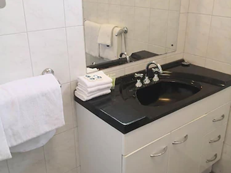 Dandenong Motel