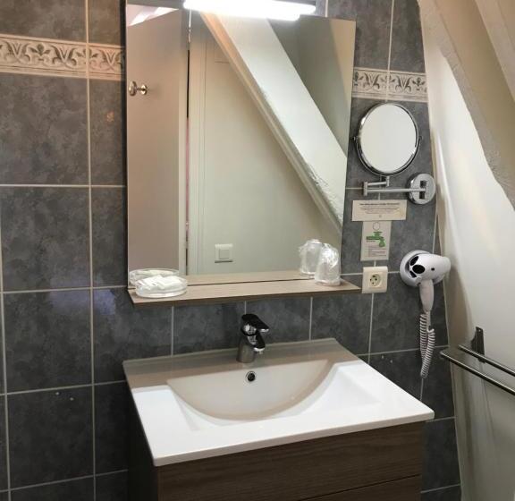 فندق Logis Auberge De La Fontaine
