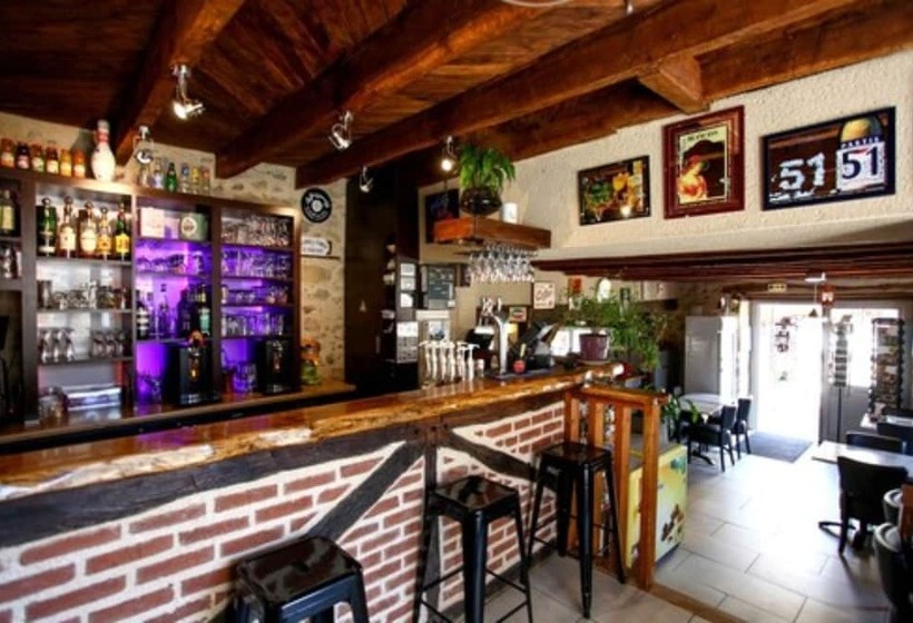 فندق Logis Auberge De La Fontaine