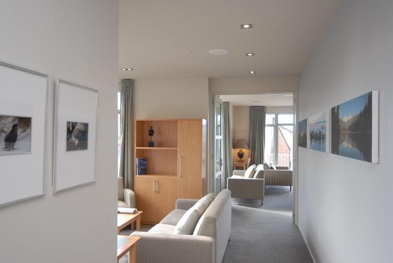 هتل Bluestone On George