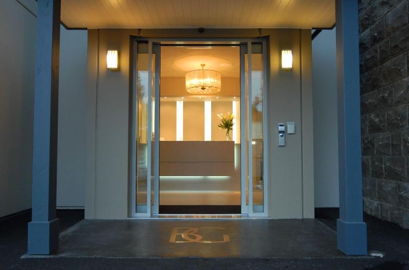 هتل Bluestone On George