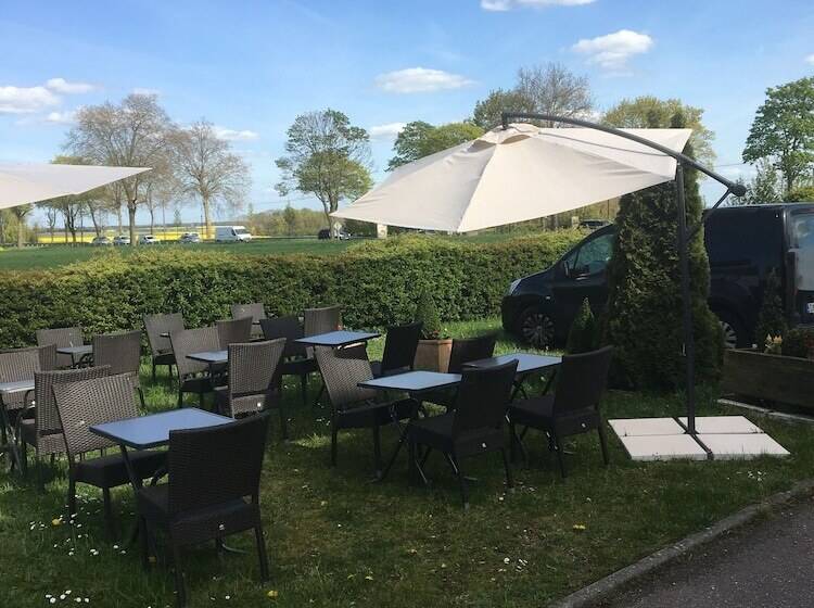 호텔 Logis Hôtel Les Nymphéas
