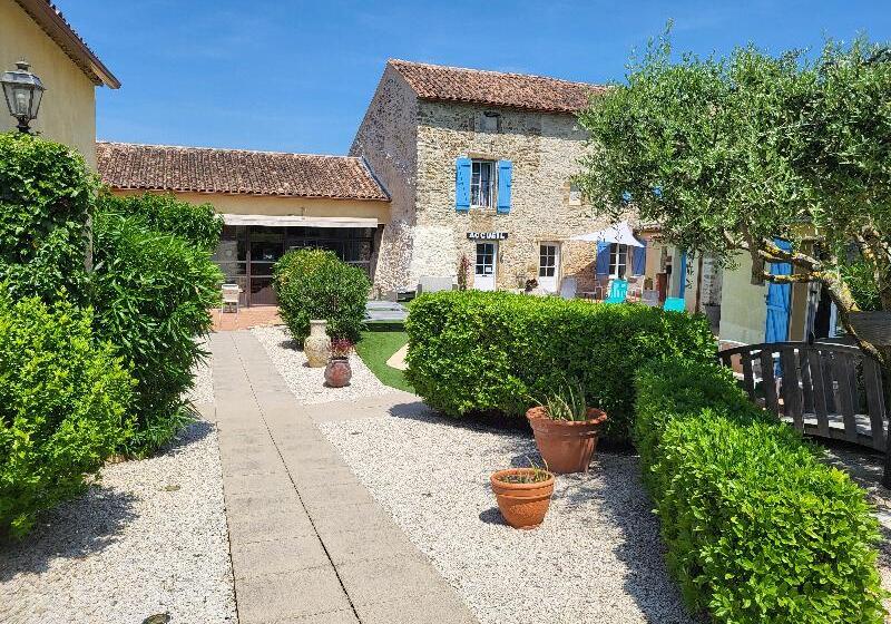 ホテル La Bastide Saint Bach