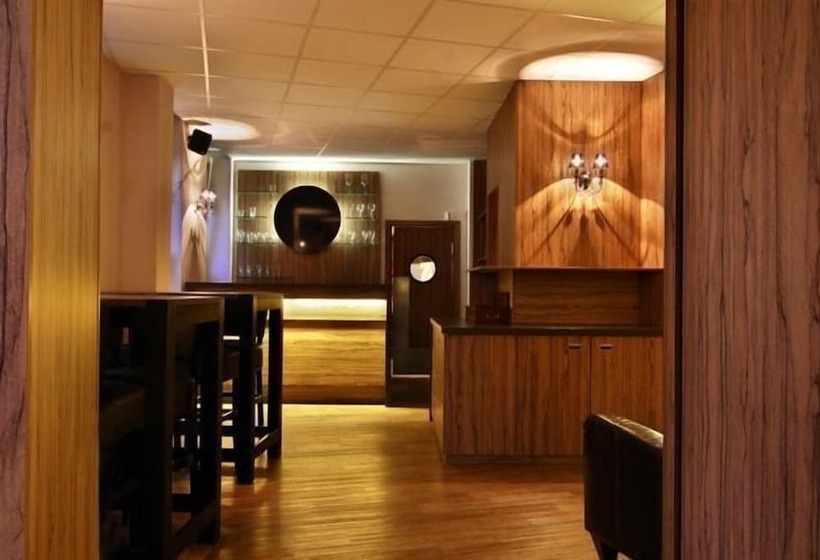 هتل Restaurant Zum Löwen