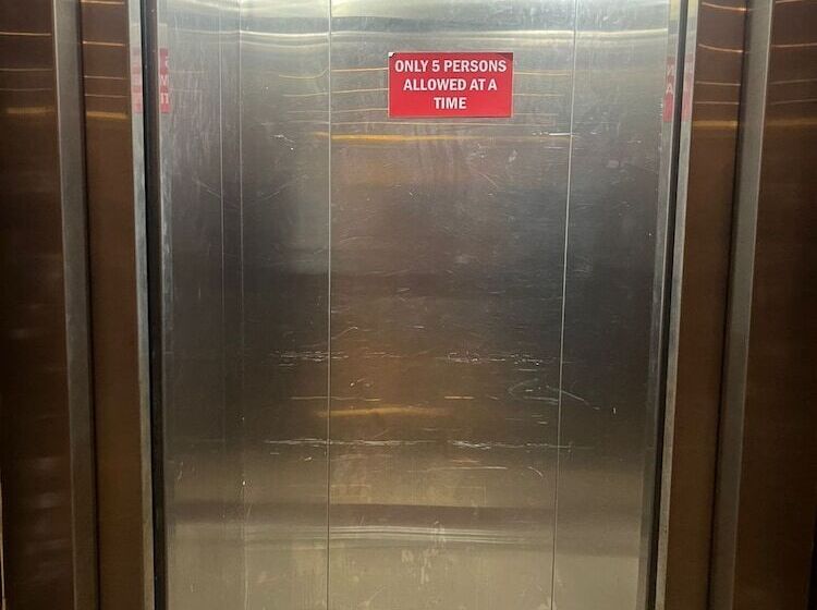 호텔 Avenue Suites