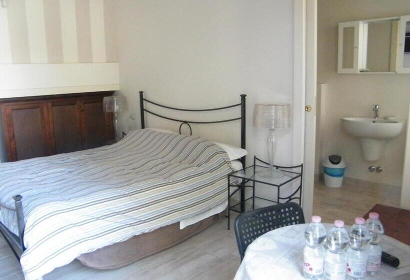 ベッドアンドブレックファースト Villa Franca Casa Vacanze