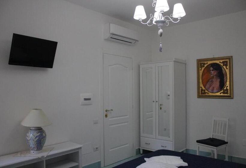 펜션 Il Borgo Di Iaconti
