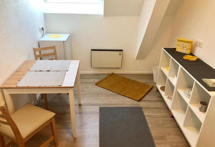 ホテル Forsthof Next Door