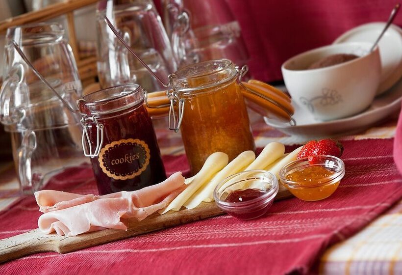 هتل Agritur La Cort