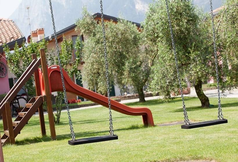 هتل Agritur La Cort