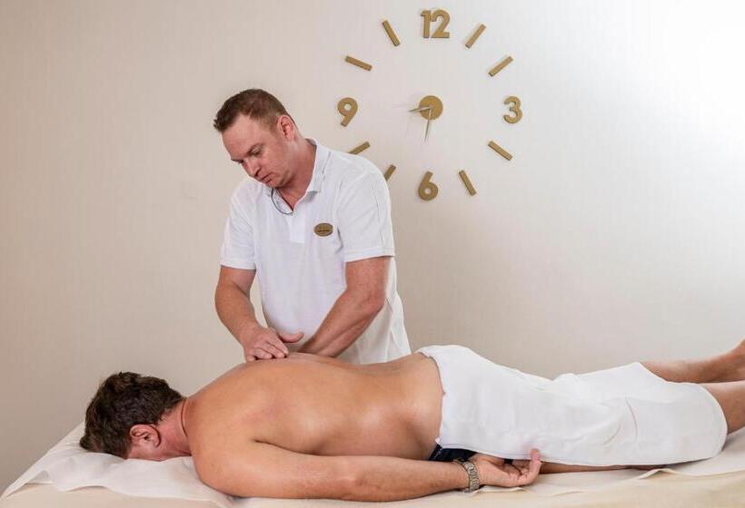 בית מלון כפרי Complex Curie